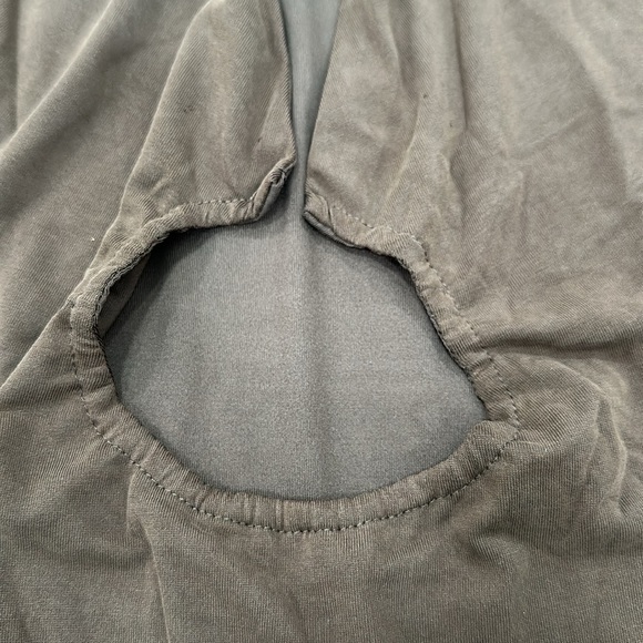 🚨FLAW NO TIE IN FRONT & MARK ON BACK🚨 Camila Coelho Revole Size Small - Picture 2 of 4